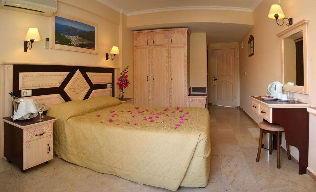 Bonjour Hotel